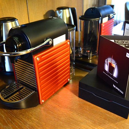 Palais De Chine Hotel Taipéi Exterior foto A Nespresso machine