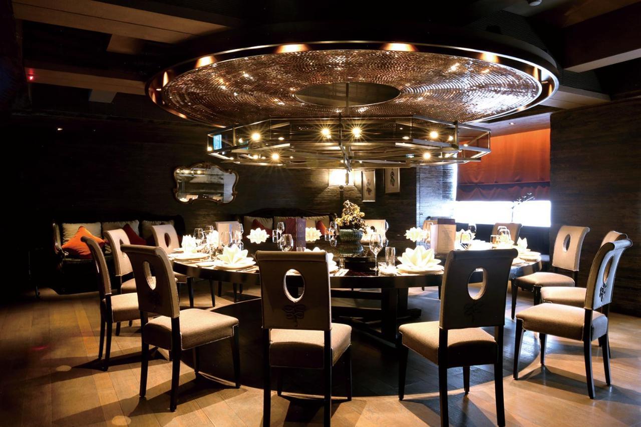 Palais De Chine Hotel Taipéi Exterior foto The interior of a restaurant in the Grand Hyatt Hotel, Mumbai